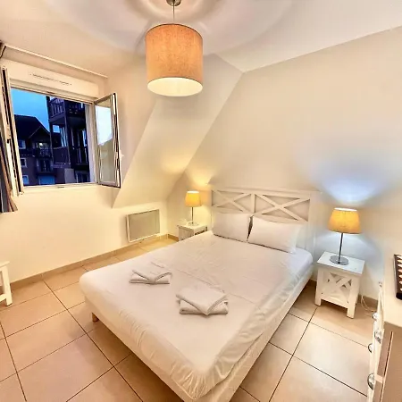 D36 2eme Etage La Ferme De Deauville 1 Ch. Sozen C Apartmán *